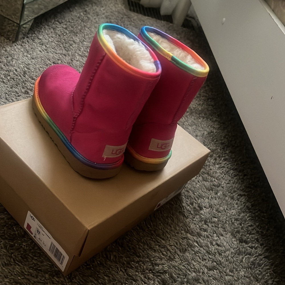 Toddler Uggs size 11